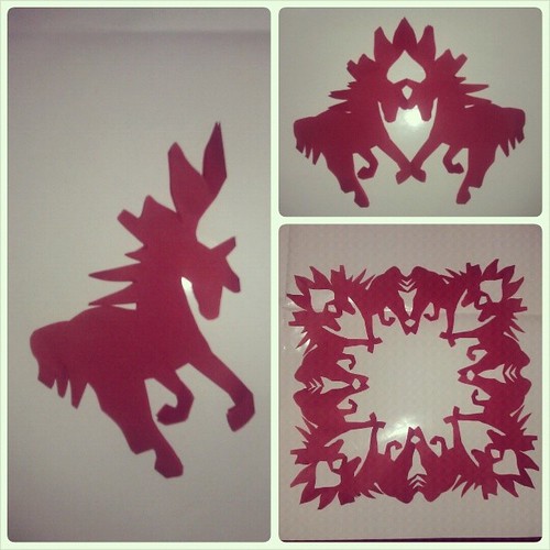 Year of the Horse: Happy New Year! #papercrafts #2014 #newyear #red #horse #snowflakes