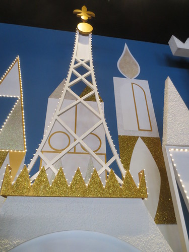 Small World detail