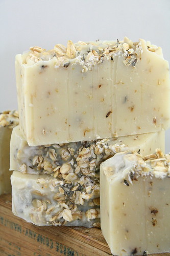 Lavender Oatmeal Neutral Soap - The Daily Scrub (7)