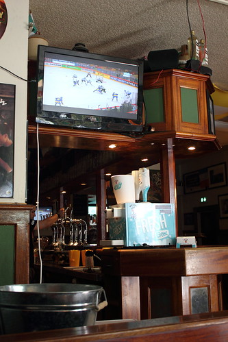 Ice hockey in a Strasbourgish bar