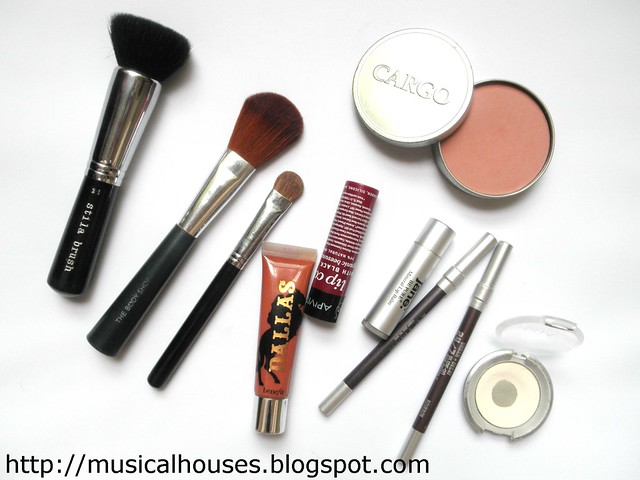 makeup for travel