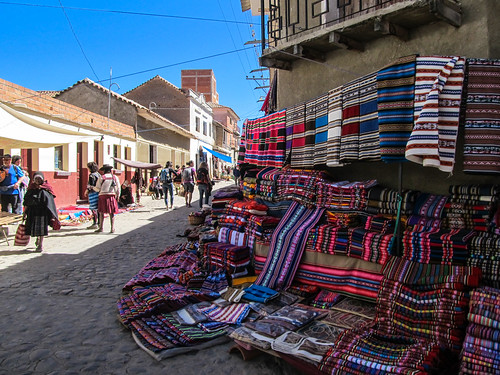 Tarabuco: le marché dominical et ses magnifiques tissus