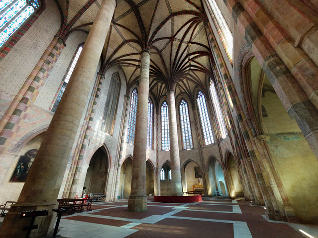 interior of Église des Jacobins