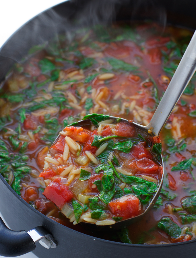 Italian Orzo Tomato Spinach Soup | http://homemaderecipes.com/cooking-102/healthy-recipes/orzo-recipes/