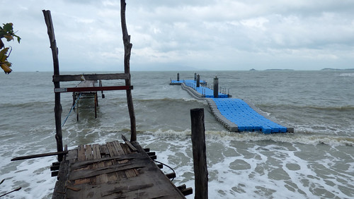 Koh Samui Big wave- Bophut Pier