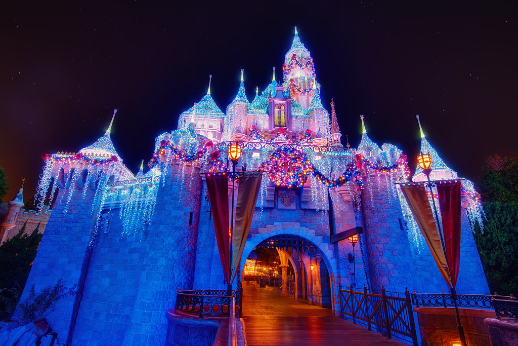 Christmas Beauty Castle - EXPLORE