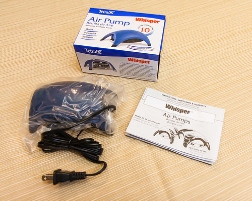 Tetra Whisper Model 10 Air Pump with box and instructions