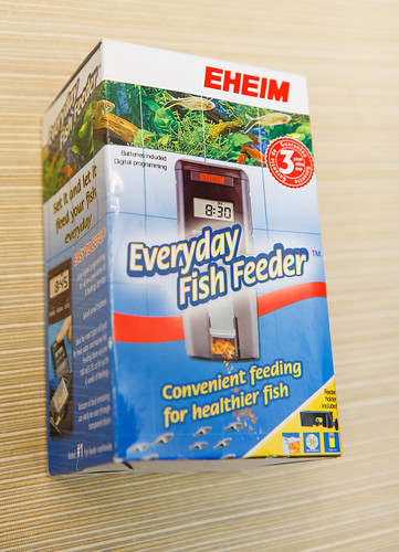 Packaging for the Eheim Automatic Fish Feeder