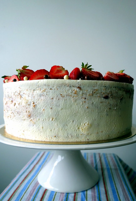 Strawberry & white chocolate cake