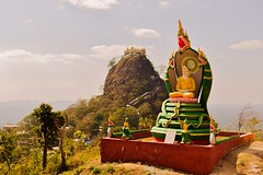 Myanmar -11- Mont Popa  Pindaya