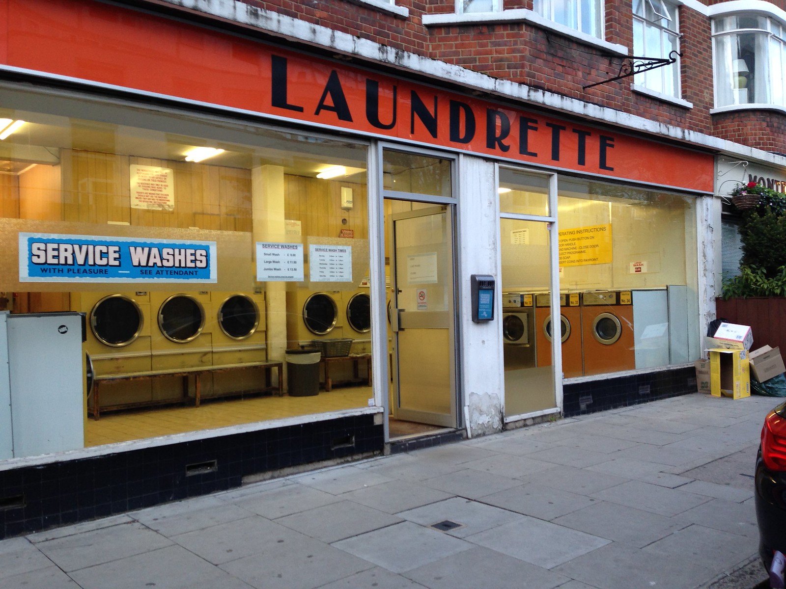 Coin Laundry in london at Fitzroy Street