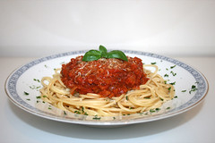 Spaghetti with bacon tomato sauce / Spaghetti mit Speck-Tomatensauce