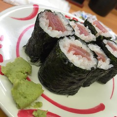 今日起きて韓国で買った韓国海苔ではない普通の焼き海苔を食べたら寿司の事が恋しくなったので寿司:sushi: