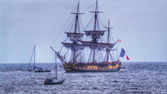 La fragata francesa L'Hermione entrando al puerto de Las Palmas de Gran Canaria