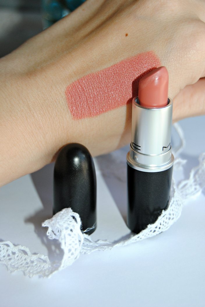 Kinda Sexy MAC Lipstick (05)