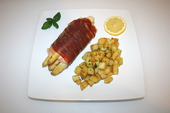Salmon asparagus saltimbocca with honey potatoes / Lachs-Spargel-Saltimbocca mit Honigkartoffeln