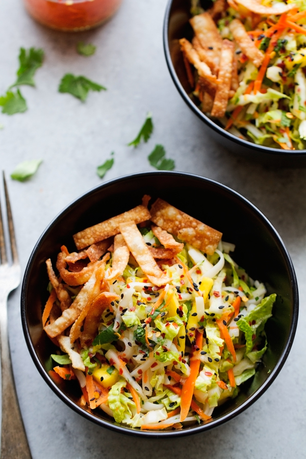 Vietnamese Chicken Salad with Mangoes - A super easy salad that is so delicious. Seriously the best! #chickensalad #vietnamesesalad #ricenoodlesalad | Littlespicejar.com