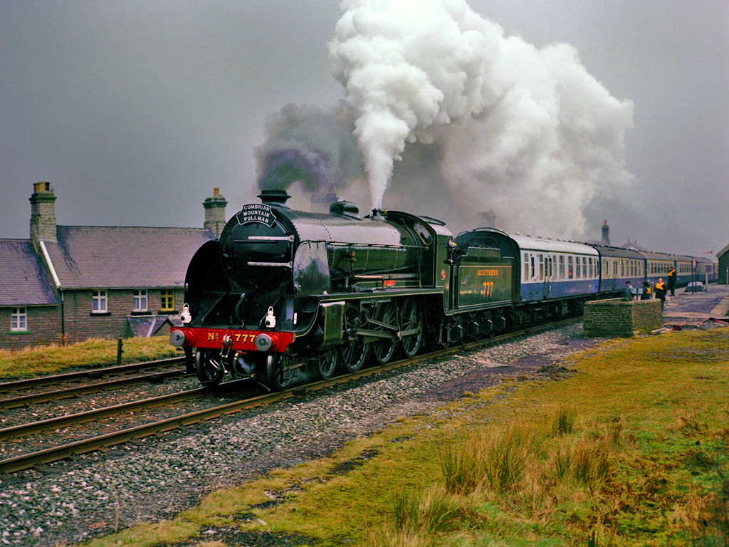 Southern Railway steam locomotive leaving Garsdale station. Credit David Ingham
