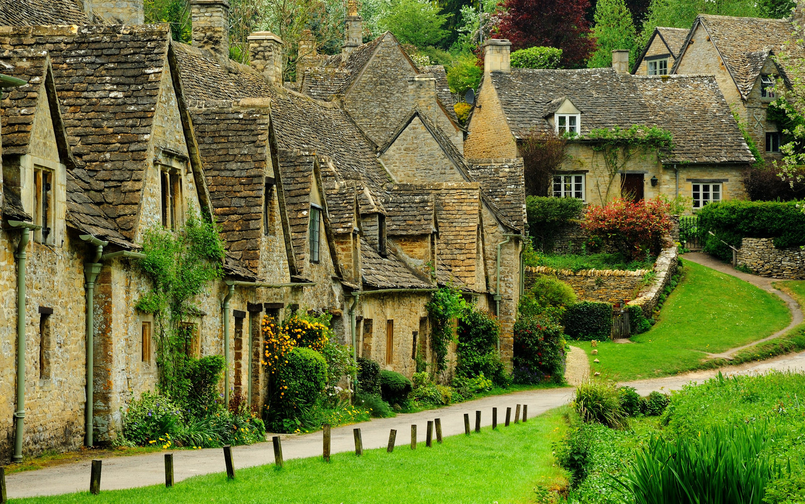 Arlington Row in Bibury, Gloucestershire was built in 1380 as a monastic wool store. The buildings were converted into weavers' cottages in the 17th century