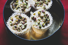 spiced carrot cupcakes with pistachios