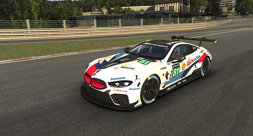 iRacing BMW M8 GTE Side