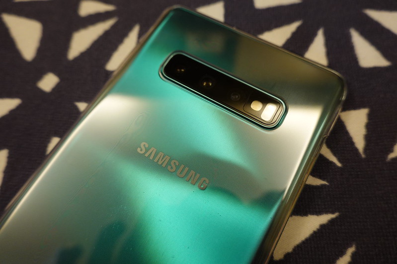 Samsung 三星 Galaxy S10+ 絢光綠開箱分享