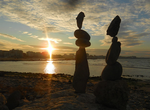 friends tramonto stones pietre sole 1001nights sassi ephemeral controluce riflesso equilibrio rockbalancing rebranca allegrisinasceosidiventa