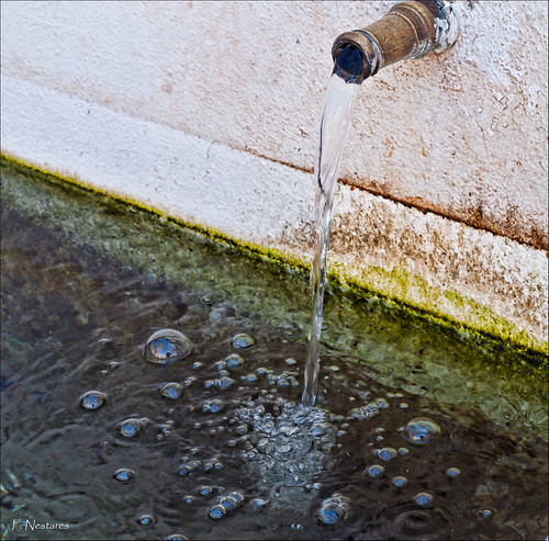 color agua fuente granada 2012 alfacar burbujas d90 nikkor50mm flickrstruereflection1