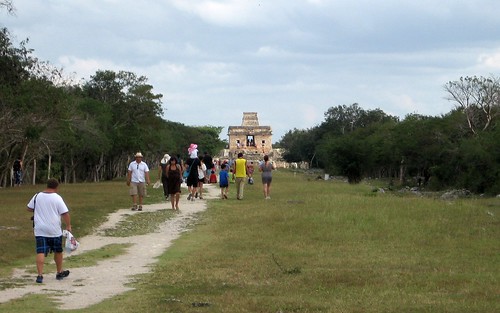 ruins maya dzibilchaltun sevendolls templeofthesevendolls