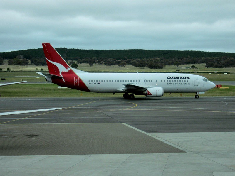 flights from sydney to canberra