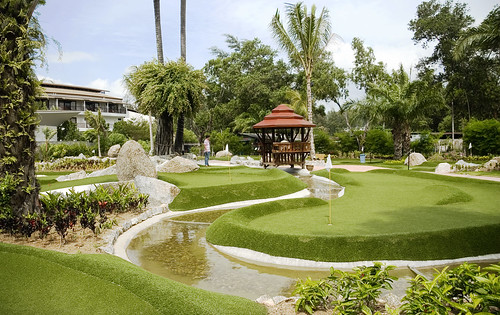 Phuket Mini Golf at Bang Tao Beach | The Phuket Blog