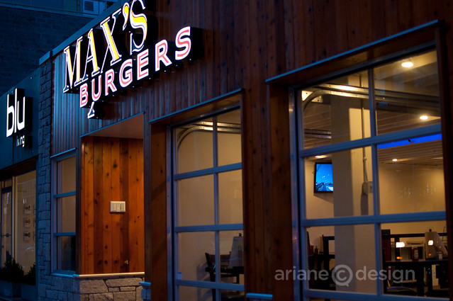 Maxs Burgers exterior