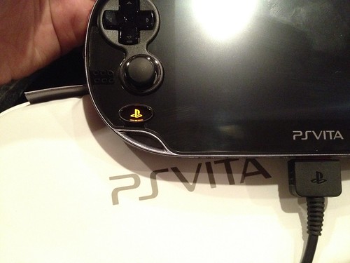 PS Vita』、充電中に電源が入らない場合の解決方法 「PSボタン」が点滅 