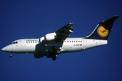 Lufthansa Avro RJ-85 D-AVRP BCN 29/12/2004