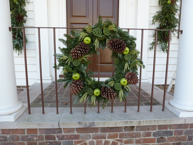 Christmas decorations at Colonial Williamsburg | Flickr - Photo ...