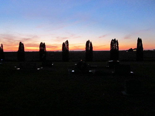 sunset cemetery scenery dusk headstones iowa graves local marengo smalltown ohiocemetery canonpowershots95