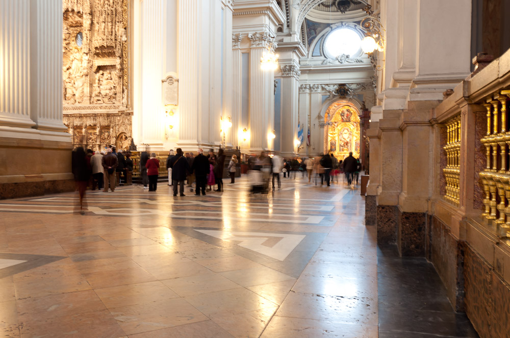 Visita a la Basílica de Nuestra Señora del Pilar de Zaragoza