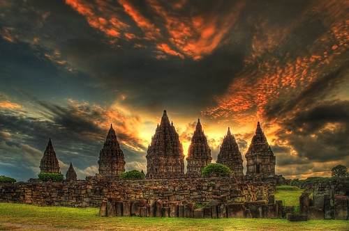 sunset canon indonesia temple java hdr prambanan 5dmark2