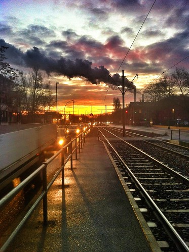 sky berlin cars clouds sunrise germany deutschland traffic tracks himmel wolken tram autos sonnenaufgang verkehr gleise schienen rummelsburg strasenbahn