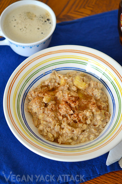 Super-easy, simple and delicious breakfast of Banana Almond Butter Oatmeal! Great for weekday mornings. Gluten-free, vegan, soy-free