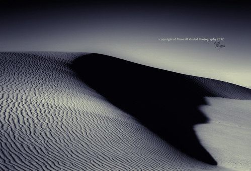 light bw silhouette canon landscape sand desert saudi arabia 50d mzna