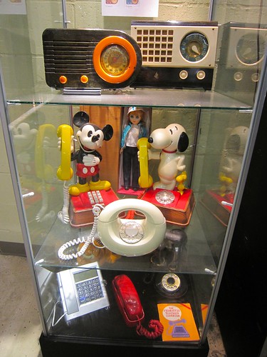 Vintage Radios and 1970s Phones