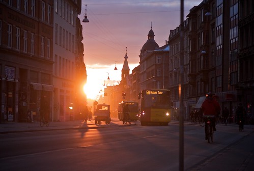 street leica orange bus buses sunrise copenhagen 50mm warm glow cityscape summicron m8