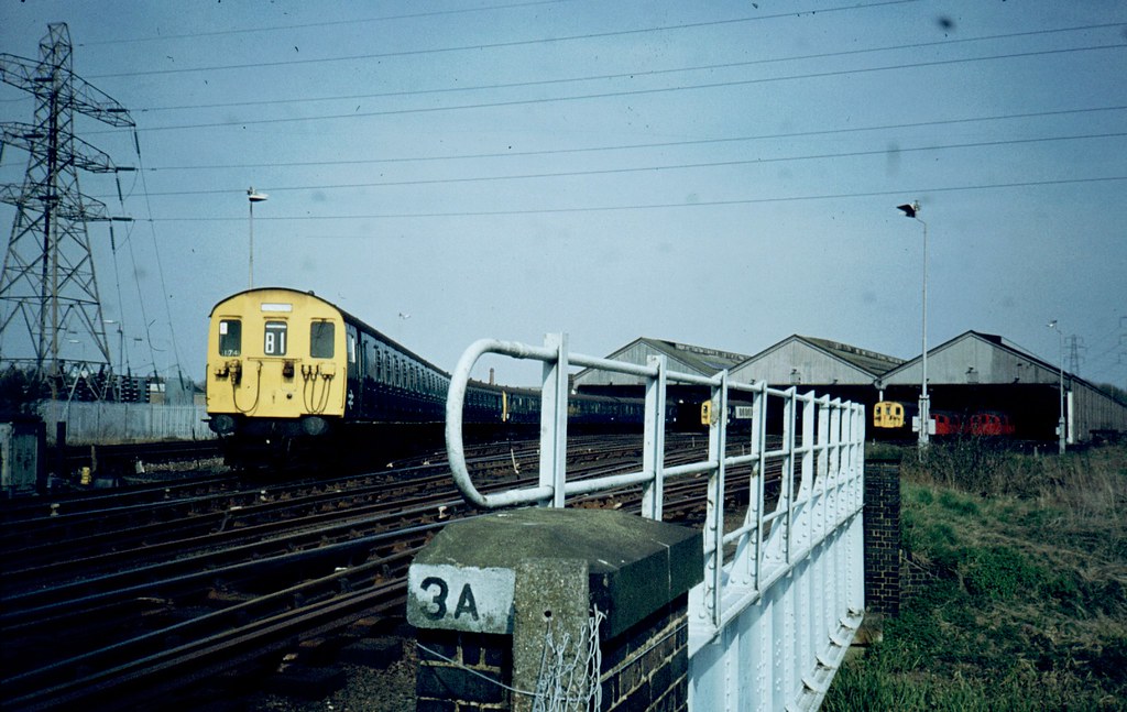 EMU- Croxley 1984 Apr