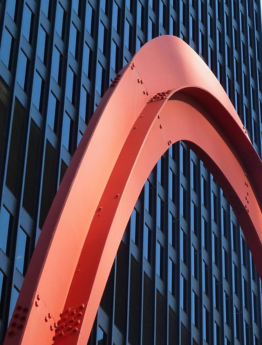 red urban sculpture chicago abstract art lines skyscraper curves calder wbez chicagoist supershot explorechicago calderstabile abigfave pinnaclephotography blinkagain