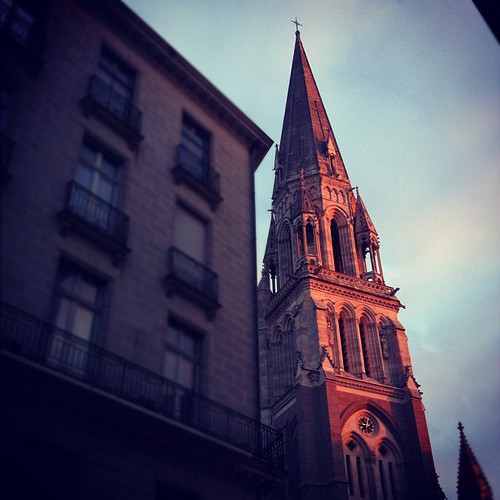 sky church rose sunrise square citylife streetphotography ciel squareformat eglise nantes iphoneography instagramapp xproii uploaded:by=instagram foursquare:venue=4b872c4af964a520a4b431e3