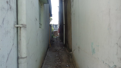 india gujarat rural ruralindia building buildings alley narrowalley asia