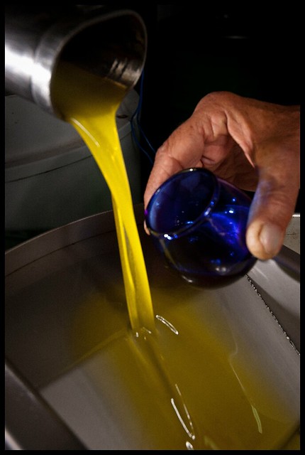 oil pour healthy benefits of olive oil
