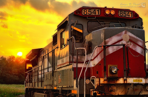 sunset train unitedstates bangor maine locomotive hdr mma montrealmaineatlanticrailway