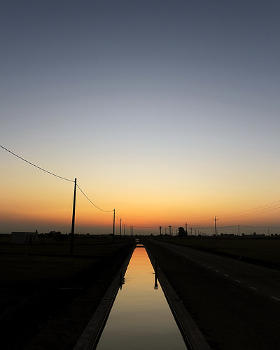 morning españa water field del sunrise reflections dawn canal spain nikon nikkor ebre afs2870mmf28 tonybailey lightrice ebrobaix deltebredelta antoinebailey algbailey